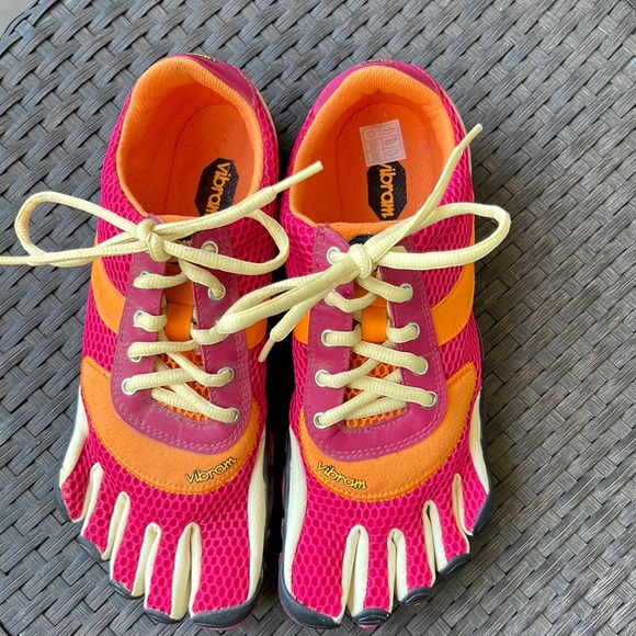 Vibram Shoes Vibram Fivefingers Speed Pink And Orange Shoessize 4